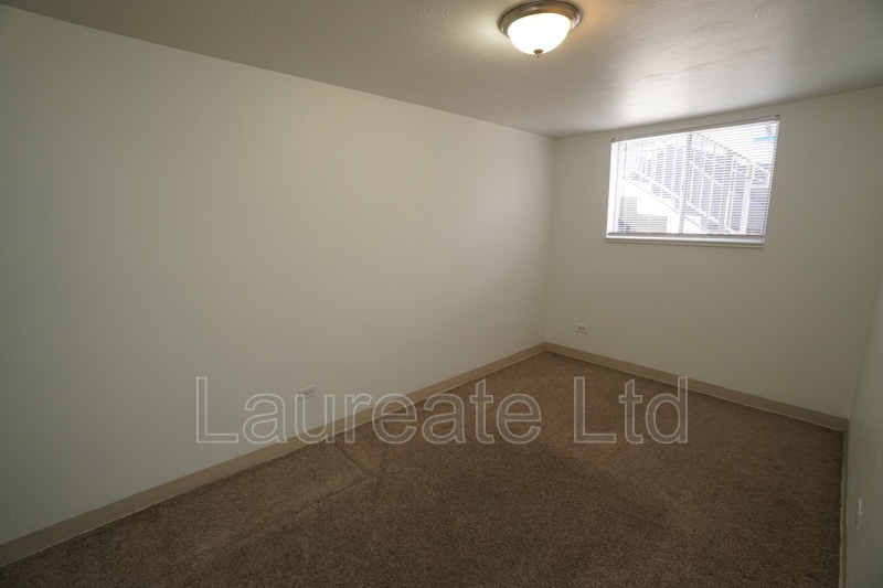 Building Photo - 5550 W 3rd Pl