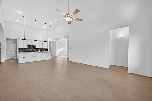 Building Photo - 1527 Munson Valley Rd