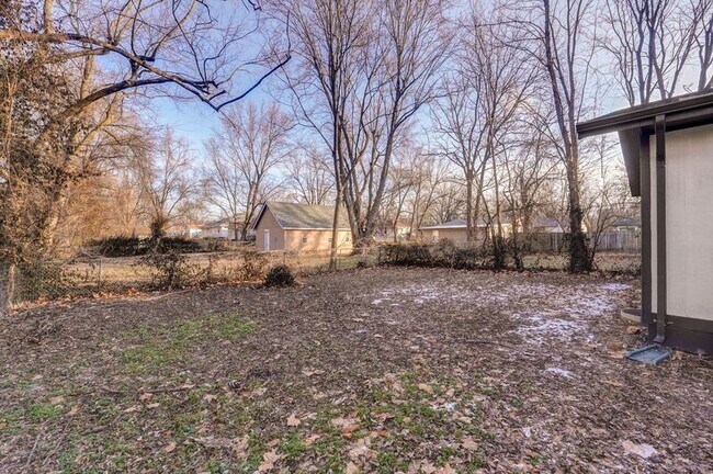 Building Photo - 2941 W Pacific St