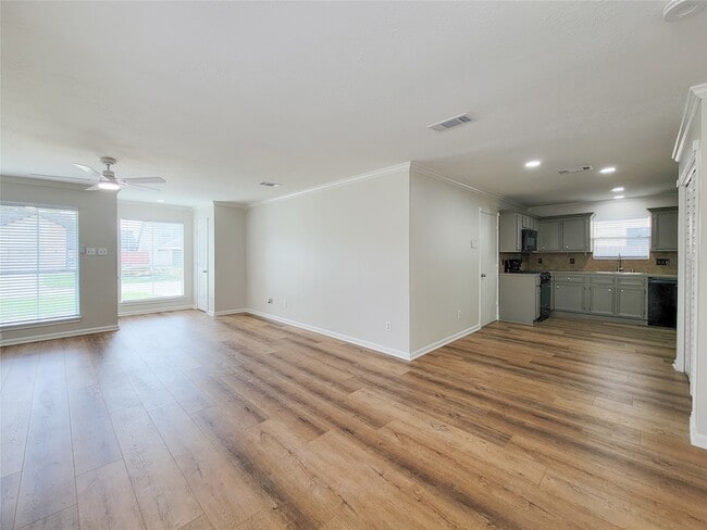 Building Photo - 3658 Villa Glen Dr