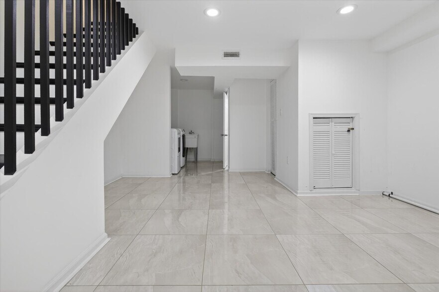 Building Photo - 4336 Dubois Pl SE