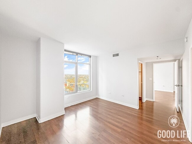 Building Photo - Spacious 2B/2BA Acqua Vista Condo w/ A/C & Washer/Dryer!