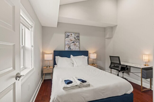 Building Photo - 606 S 2nd St