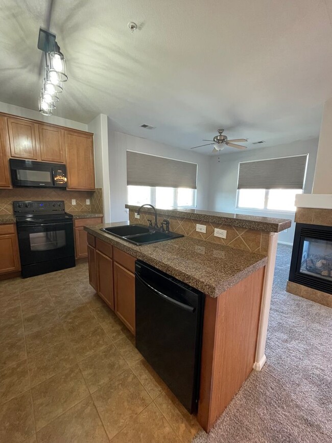 Building Photo - Spacious 2 Bed Condo in Arvada's Maple Lea...