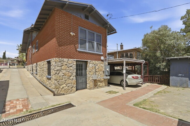 Building Photo - 4410 Trowbridge Dr