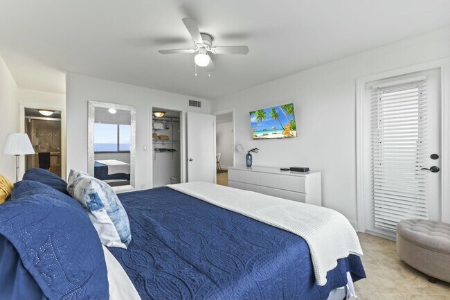 Building Photo - 10152 S Ocean Dr