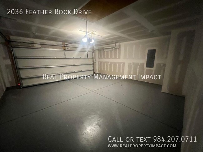 Building Photo - 2036 Feather Rock Dr