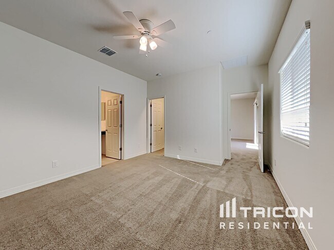 Building Photo - 21407 W Alvarado