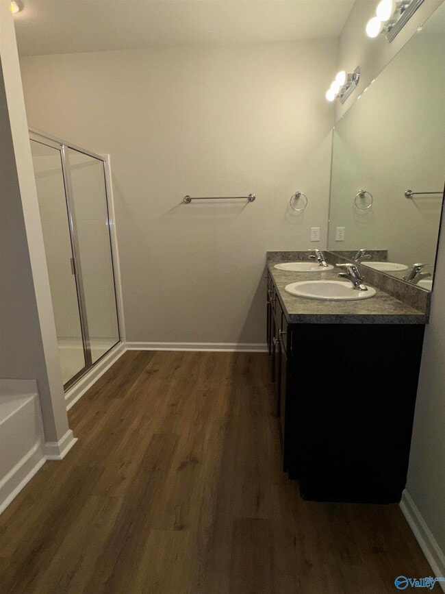 Building Photo - 115 Oak Terrace Ln