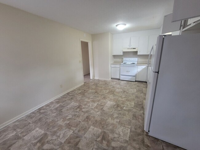 Building Photo - 308 Shellnut Ave