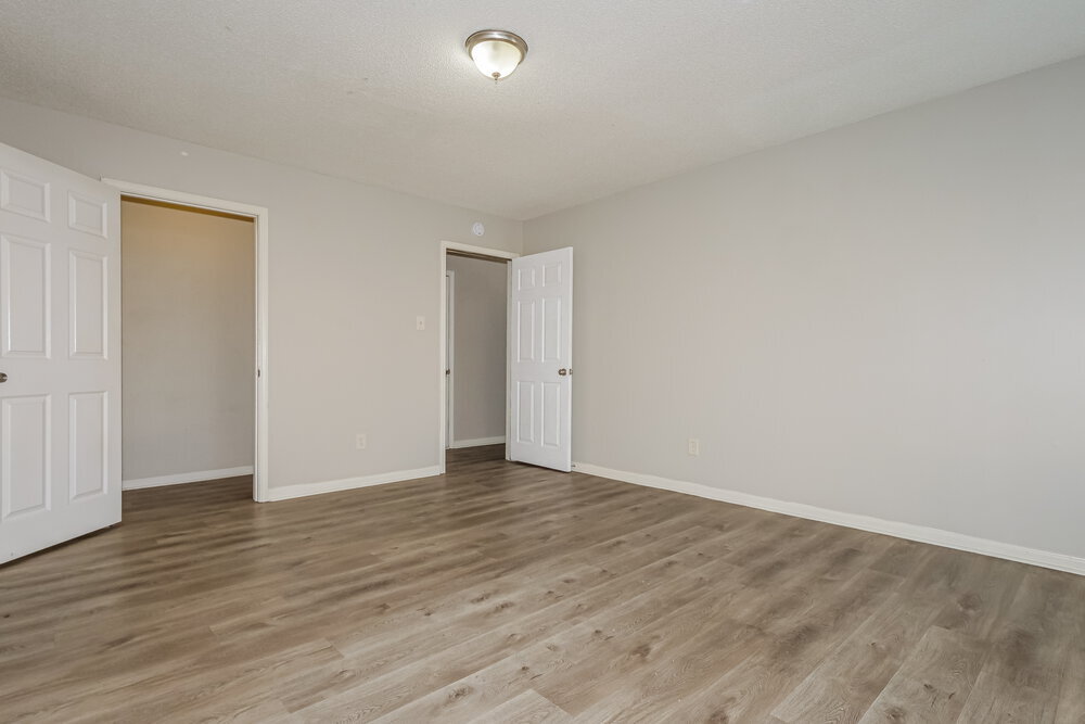 Building Photo - 329 Locust Grove Dr