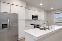 Building Photo - Modern 2-Bedroom Townhome in Kenmore Balbi...