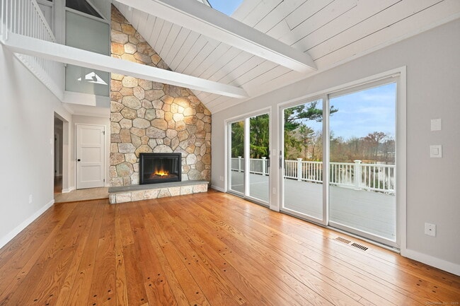 Building Photo - 144 W Norwalk Rd