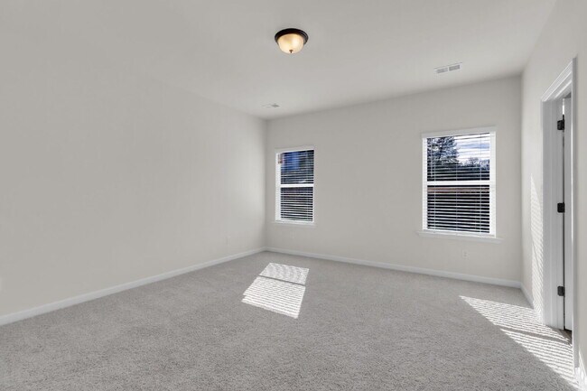 Building Photo - New Construction 3BR Townhome with Loft & 2-Car Garage in Downtown Travelers Rest