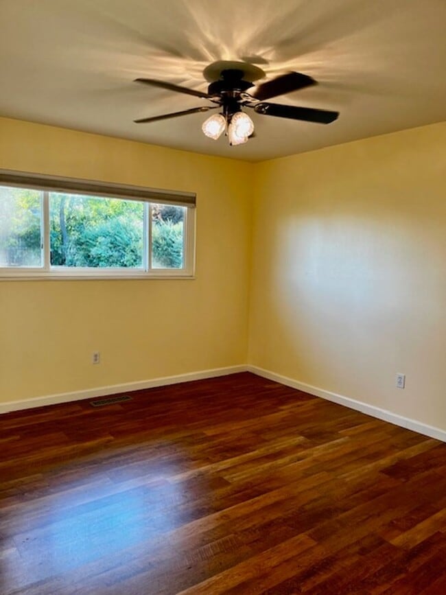 Building Photo - 6231 Forest Ln