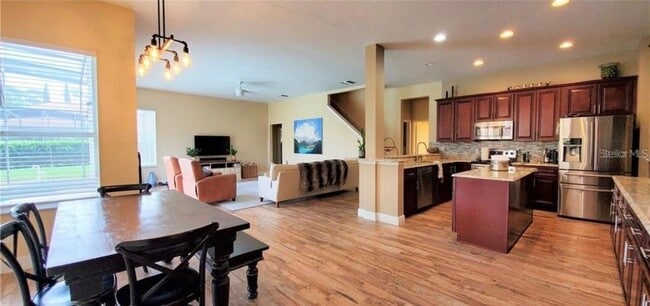 Building Photo - 10914 Ledgement Ln