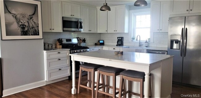 Building Photo - 641 Hillside Ave