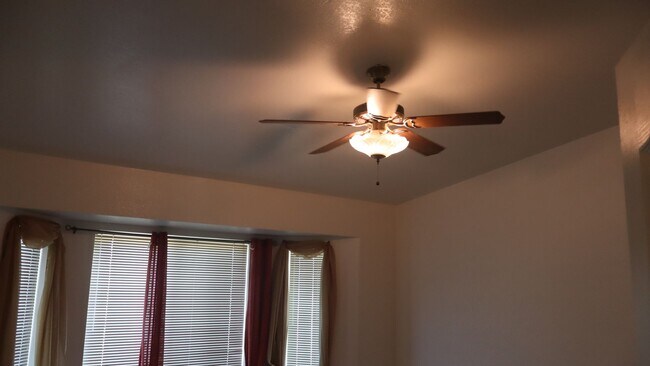 Building Photo - In ground Pool