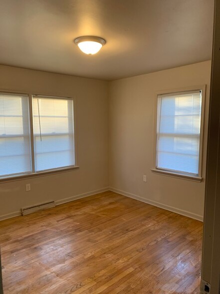 Bed 2 - 416 Putney St