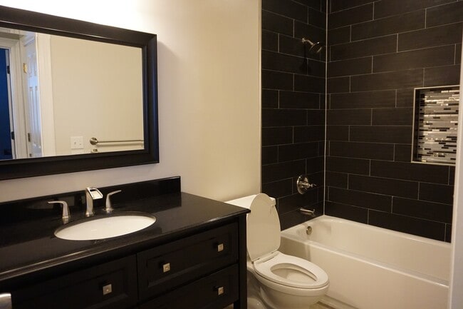 Building Photo - Beautifully Upgraded 3B/2B Unfurnished hom...