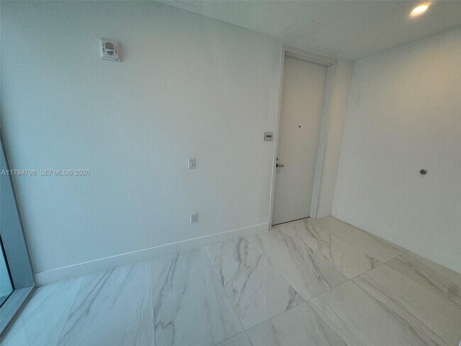 Building Photo - 17550 Collins Ave