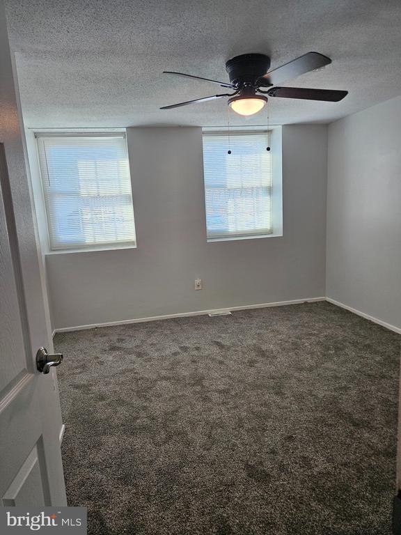 Building Photo - 1951 Dutch Village Dr