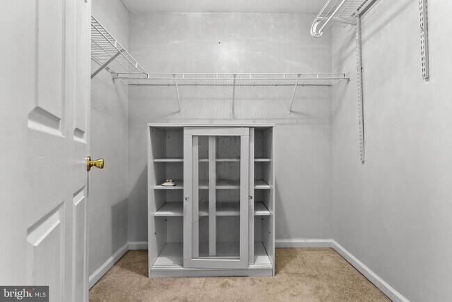 Building Photo - 43 Gristmill Ln