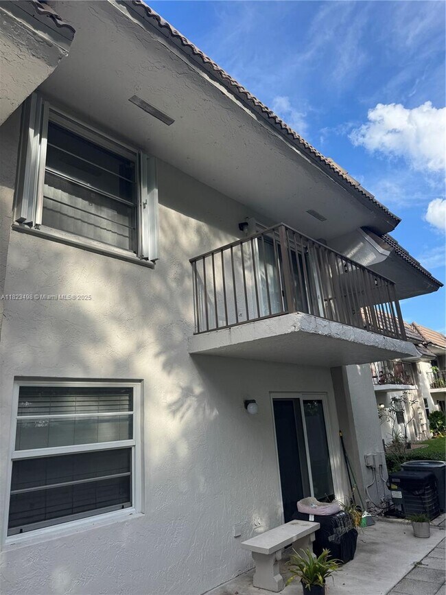 Building Photo - 6961 SW 129th Ave