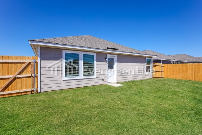 Building Photo - 2308 Claire Dr