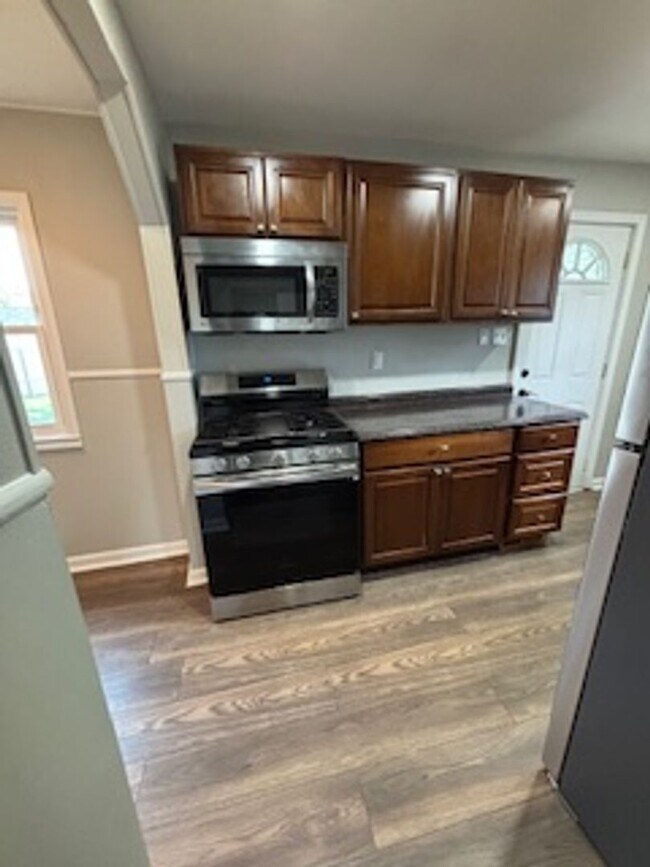 Building Photo - Nice Warren 3 bed 1 bath