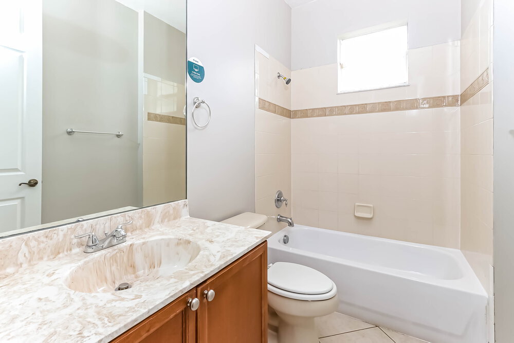 Building Photo - 1755 Palisades Dr