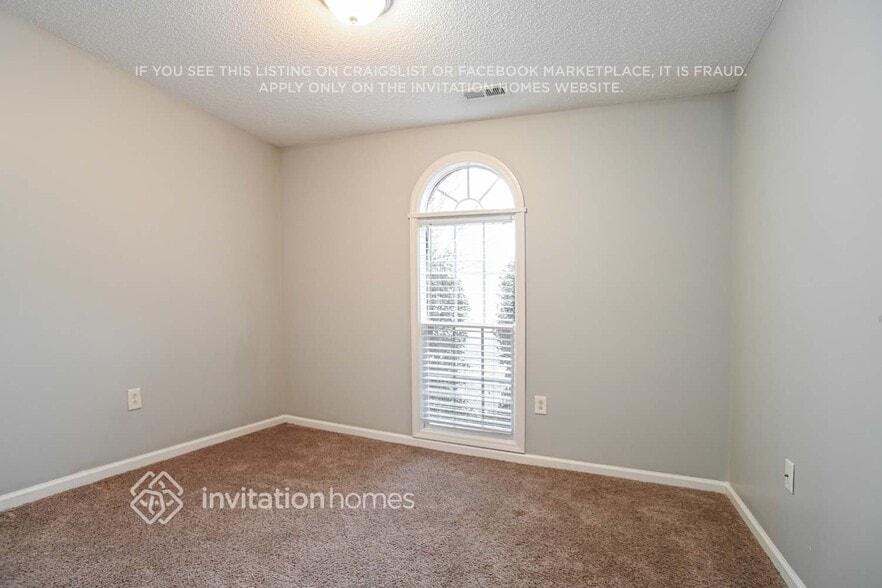 Building Photo - 507 Meadowbrook Dr