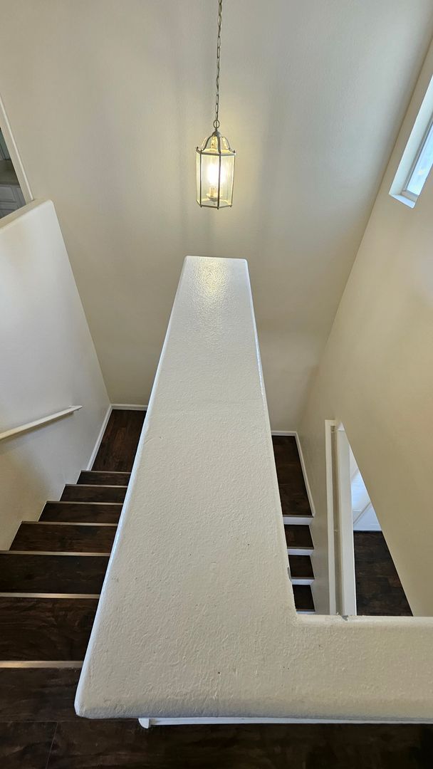 Building Photo - 5 Bed 3 Bath