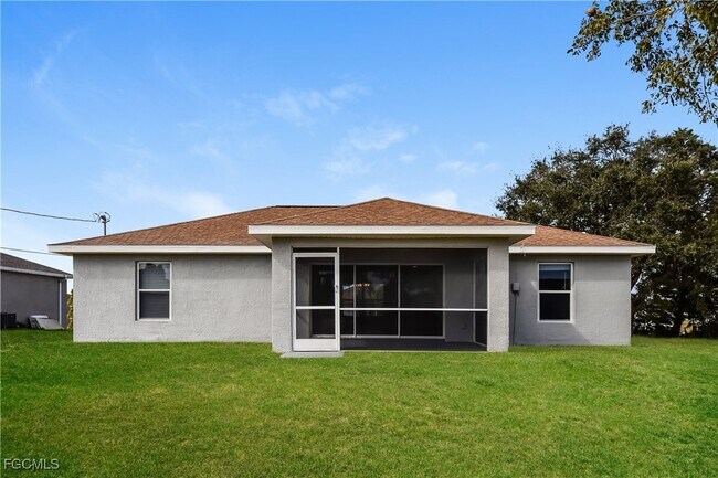 Building Photo - 1629 NW 5th Pl