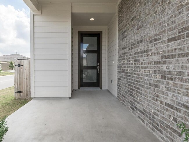 Building Photo - 9101 Garnet Dr