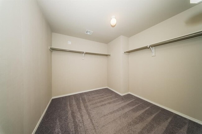 Building Photo - 5211 Mac Rd