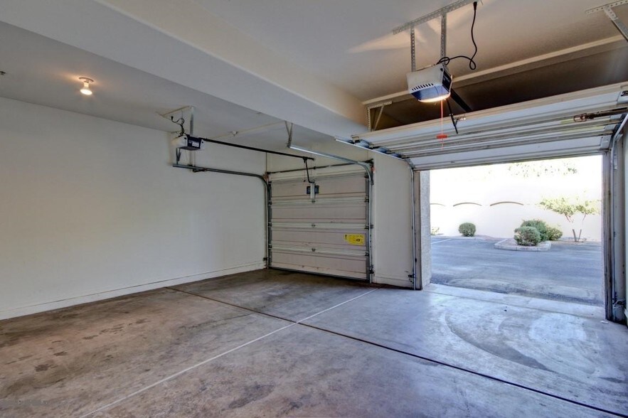 Two Car Garage - 435 W Rio Salado Pky