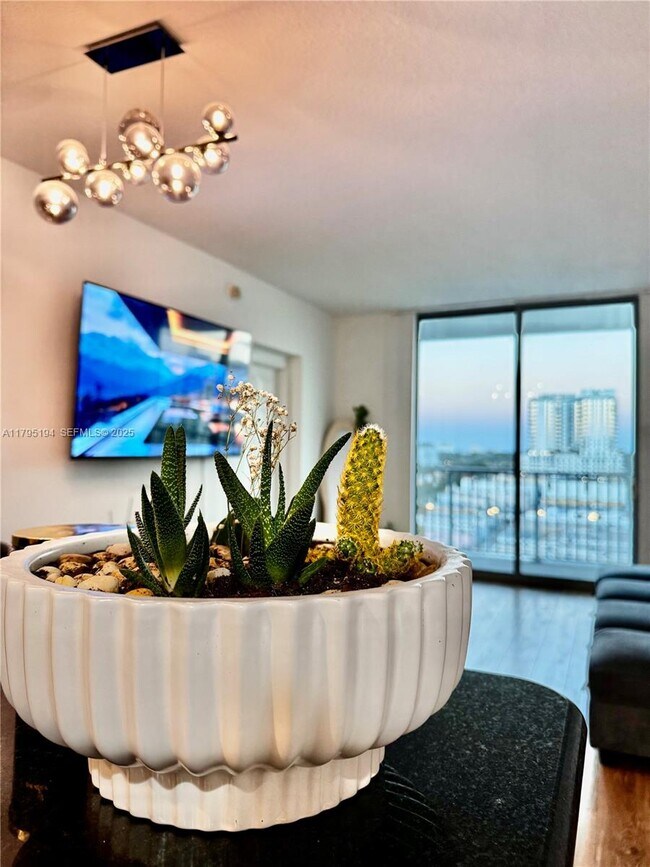 Building Photo - 140 S Dixie Hwy