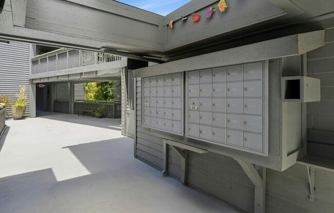 Building Photo - 1680 San Miguel Dr