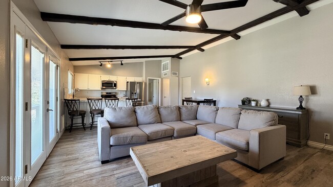 Building Photo - 2303 S Cottonwood Dr