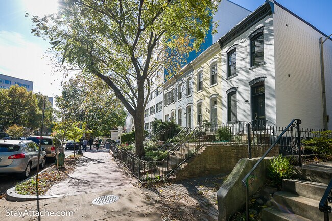 Building Photo - 834 New Hampshire Avenue NW