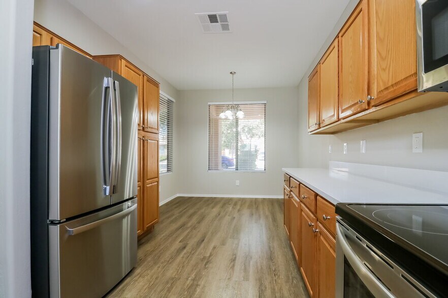 Building Photo - 14817 N 150th Ln