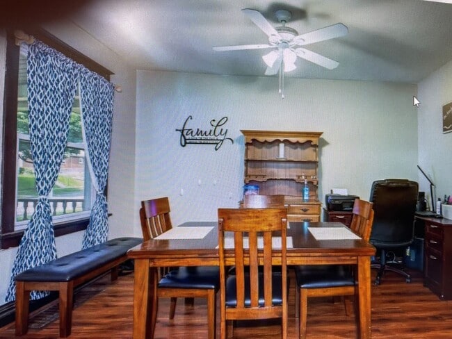 Building Photo - 4424 Dewey Ave