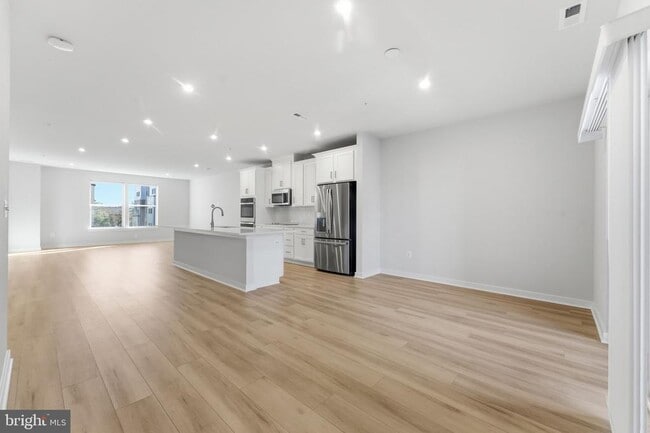 Building Photo - 2136 Glacier Rd