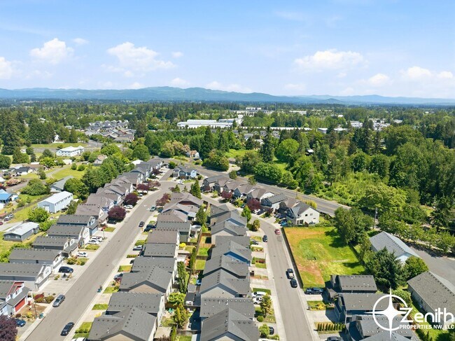 Building Photo - 4608 NE 91st Way