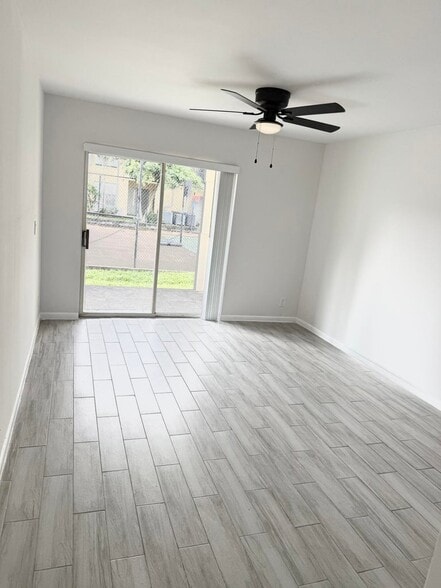 Building Photo - 6307 La Costa Dr