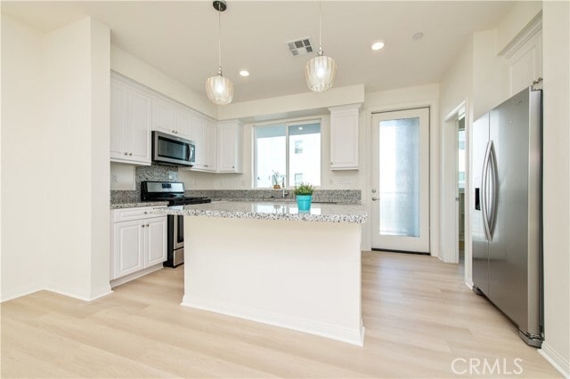 Building Photo - 185 Steely