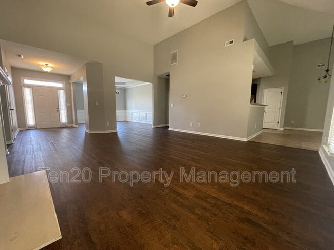 Building Photo - 28 White Pine Way