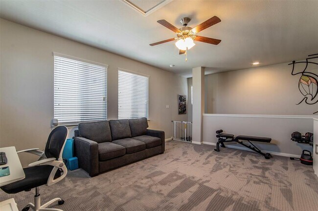 Building Photo - 352 S Brook Dr