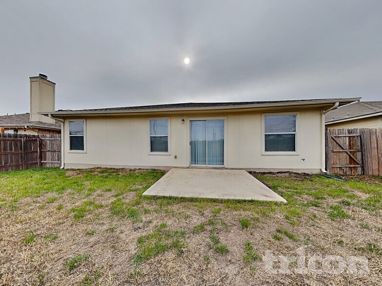 Building Photo - 8507 Crinum Lily Dr